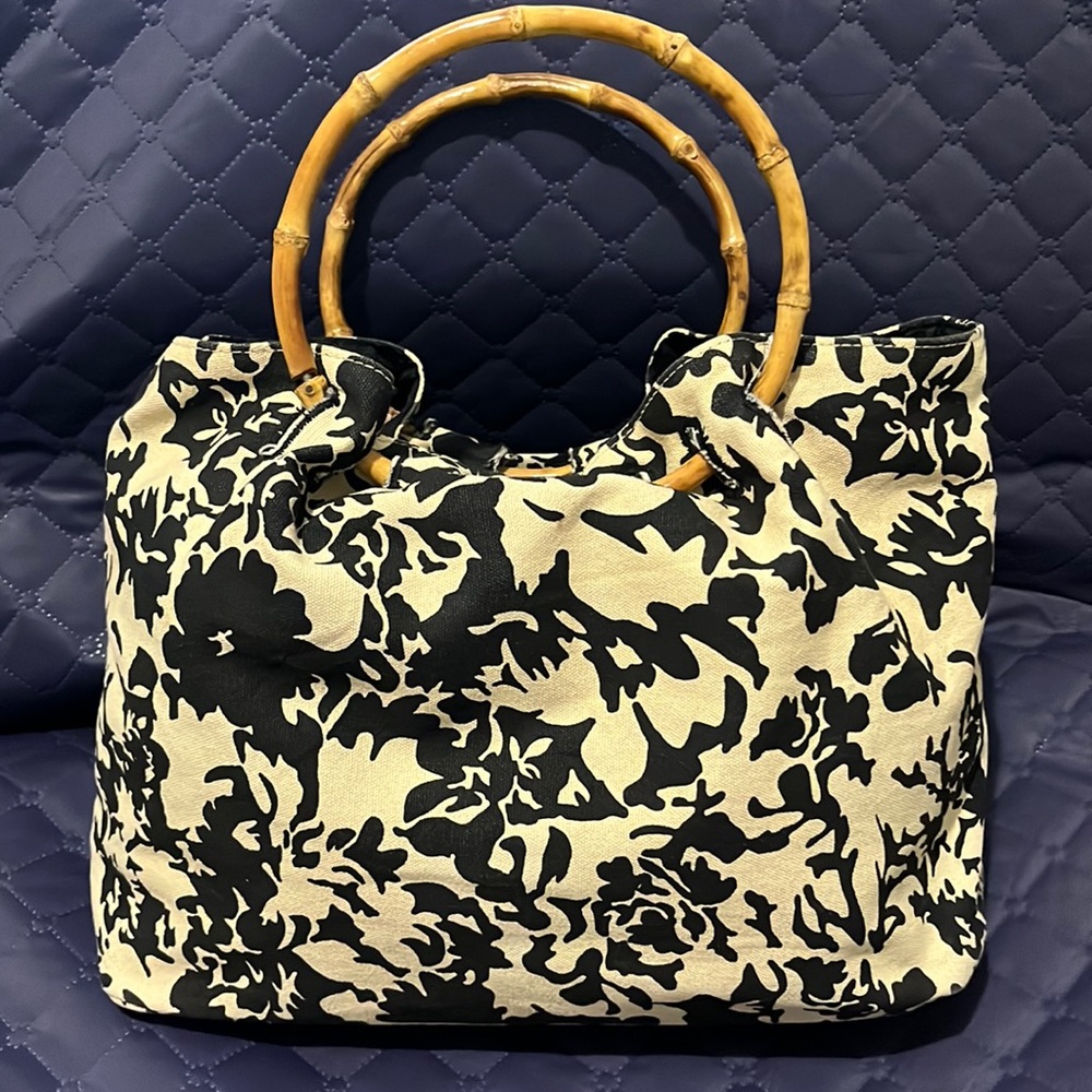 Wood/Bamboo Handled Black/Crème colored Purse